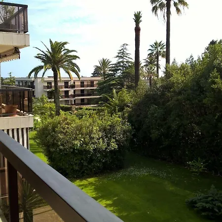 Parc Montrose Apartment *